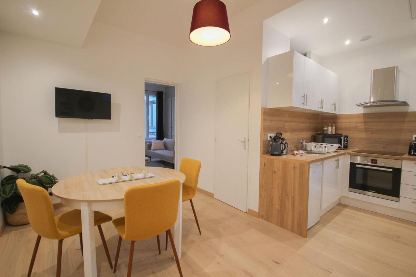 Centre - Nice, Cozy And Functional Apartment Lille