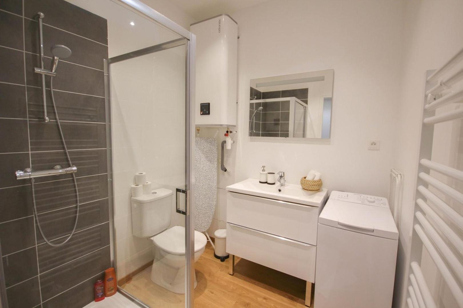 Centre - Nice, Cozy And Functional Apartment *